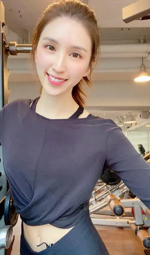 破产千金何傲儿为父还债与富商林建名热恋今改名谱写新生活