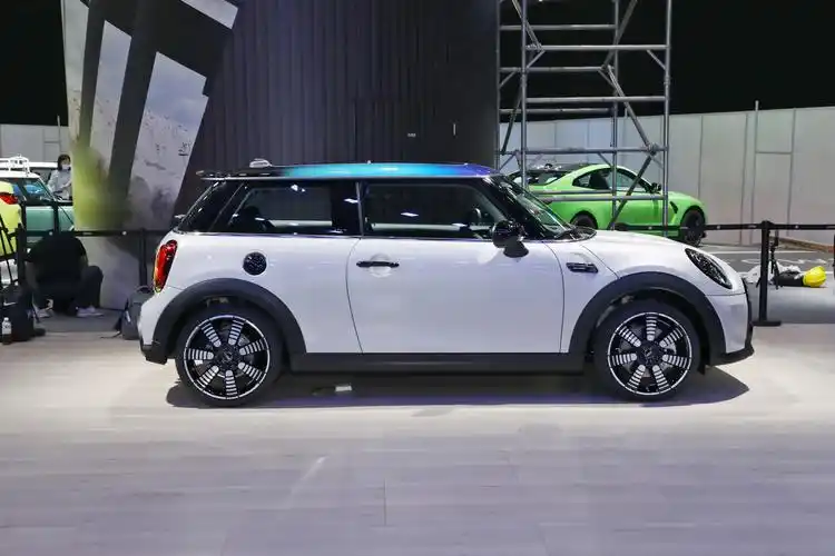 23.83万元起 新款mini三门版上市 配置小幅调整