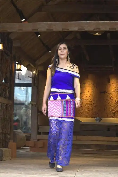 佤族服装图片(独特的佤族服装秀于思茅举行)