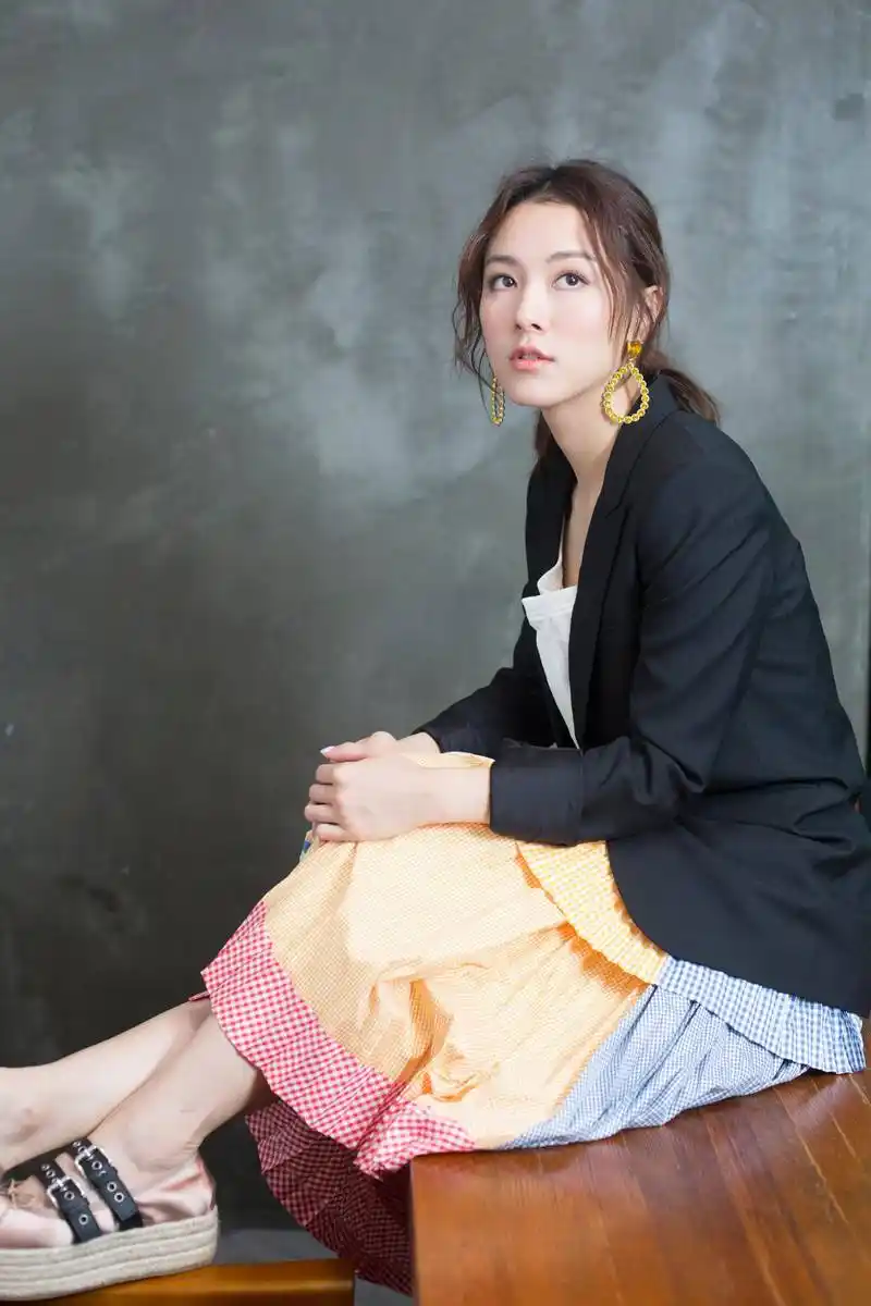 美女王敏奕接受专访,清新自然look靓丽大方,甜美可爱!