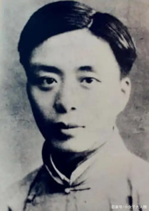 艾青:为追学生不惜下跪跳江,婚后却分道扬镳,另娶他人相伴终生