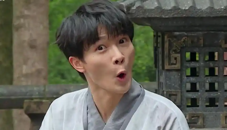 奔跑吧第6季  周深爆笑表情包式变脸 川剧变脸的一把好手!-奔跑吧6