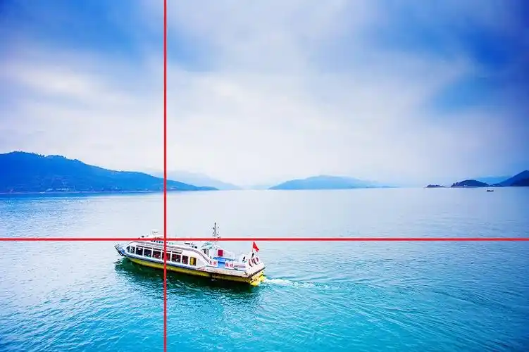 最正宗的九宫格构图赋予画面新的生命