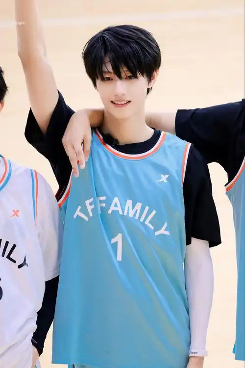 36383836333836tf家族夏日运动会90#朱志鑫[超话]