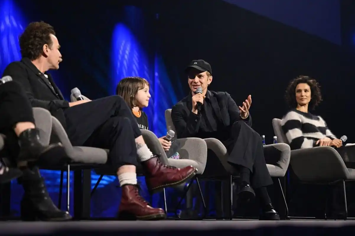 海登·克里斯滕森出席2023星球大战庆典,《欧比旺》剧组讨论会.