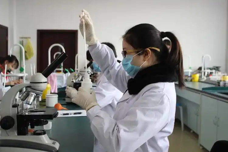 医学院校为农村培养应用型医学人才模式的探析