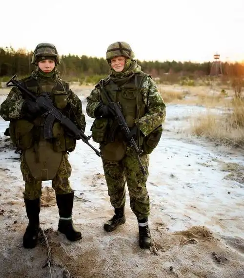 北欧小国显示实力:芬兰进行防空实弹射击演习