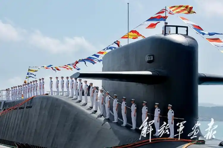 海军三型主战舰艇集中交接入列