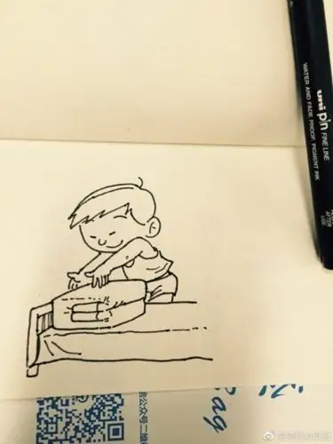 妈妈教孩子做家务叠被子的简笔画教程图片 勤奋做家务叠被子的小男孩