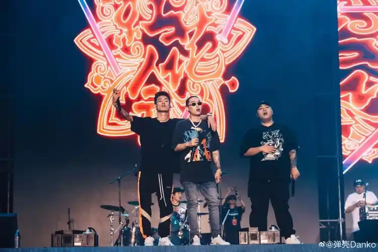 13先生酒吧午夜闪光计划派对来袭 – 北京夜店网