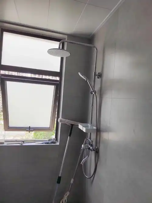 马桶花洒安装完毕