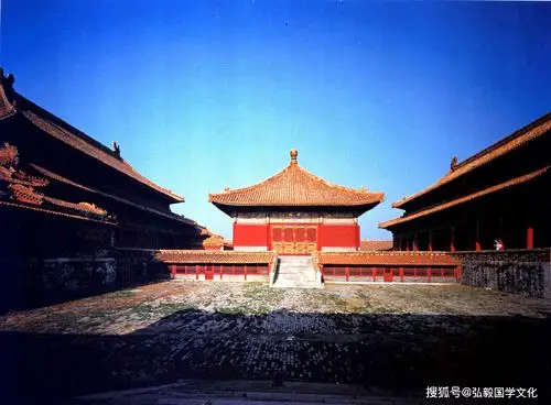 中国建筑文化故宫建筑的屋顶四角攒尖顶装饰