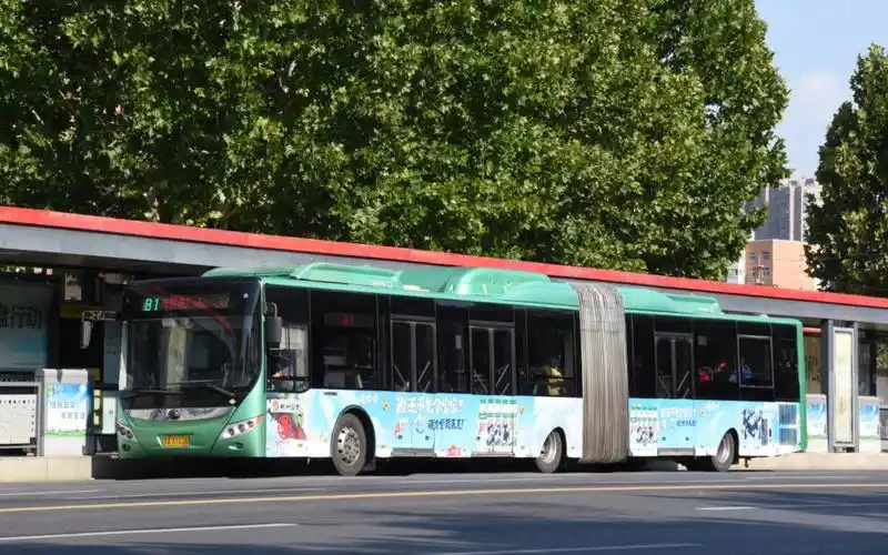 【郑州公交b1路】宇通睿控铰接zk6180chevnpg3 行驶片段行走音 后山