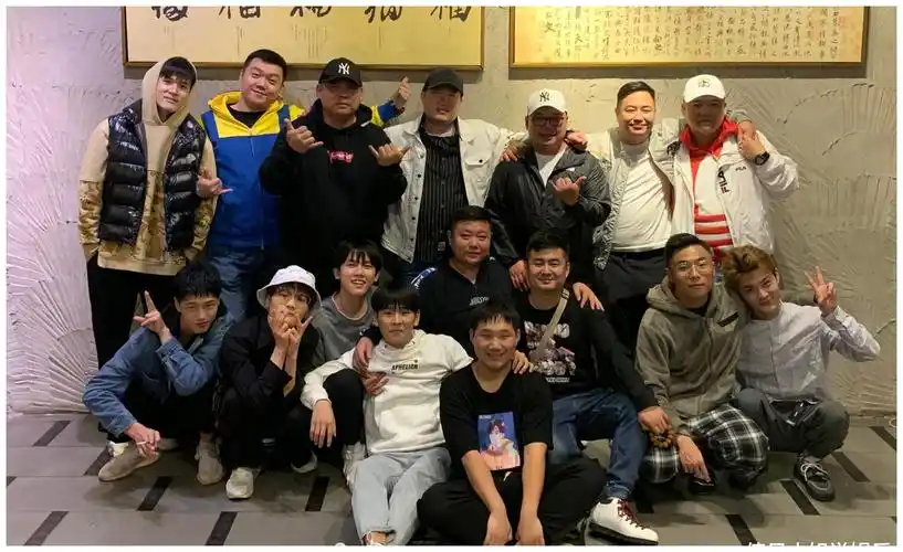 队伍的人员进行了一场大变动,比如原来张云雷的八队的韩鹤晓和李九春