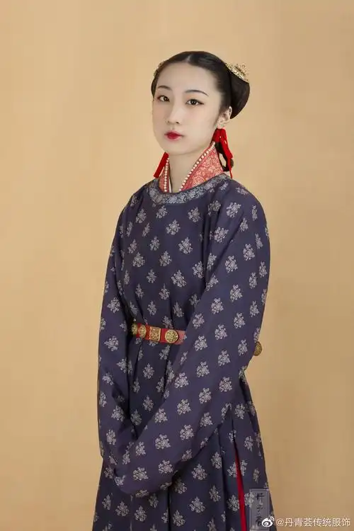 丹青荟传统服饰宋制圆领袍清平乐