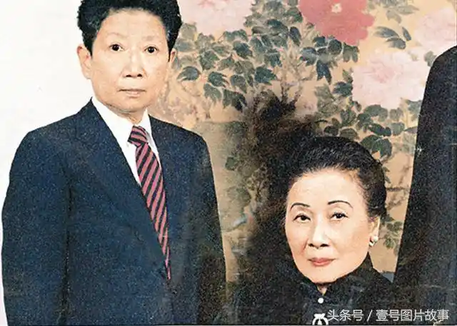 孔令伟搞钱很有一套,她曾经在上海滩有家嘉陵贸易公司,杜月笙在里面