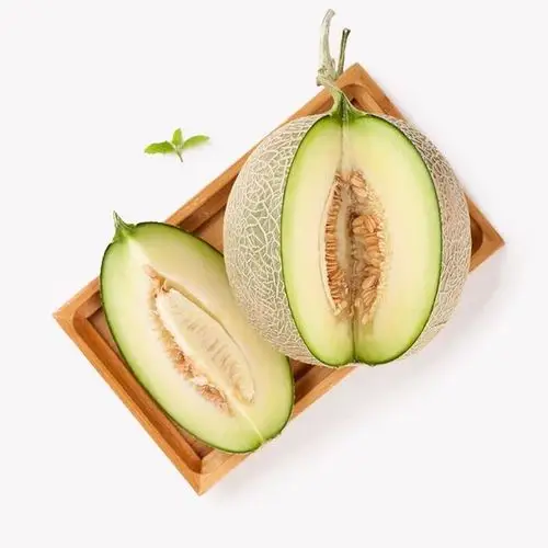 网纹瓜是甜瓜中的精品,通体遍布整齐的网纹,白绿相间的外观令人赏心