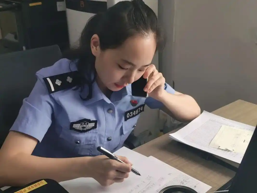 警花吴凡在数据中寻找反诈密码