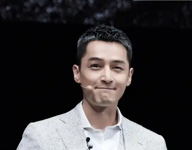 同样是寸头照,把杨洋肖战和彭于晏放一起对比,差距就出来了