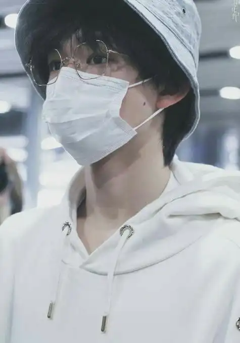 8幼儿园里的狼崽关注打开新页宋亚轩那些很绝的氛围图(我自己这么觉得