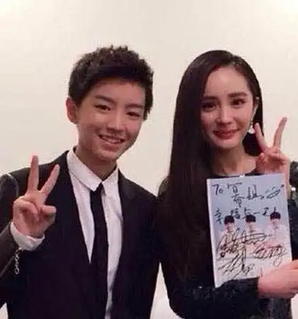 杨幂和王俊凯情侣头像大全