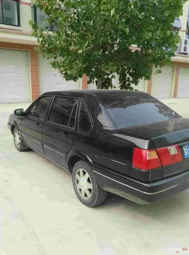 出售桑塔纳2000