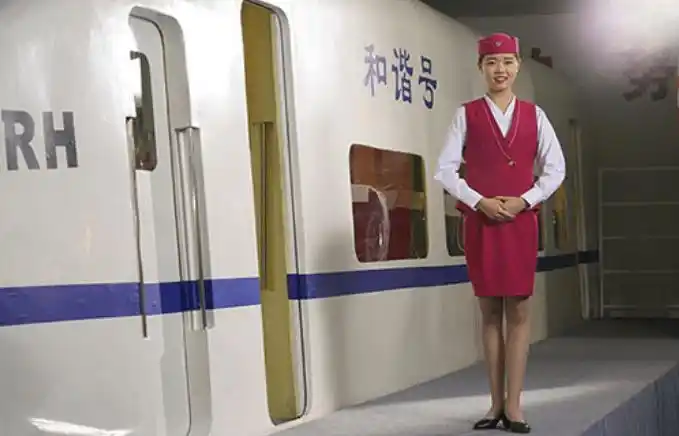 西安立讯科技技师学院高铁乘务员礼仪要求