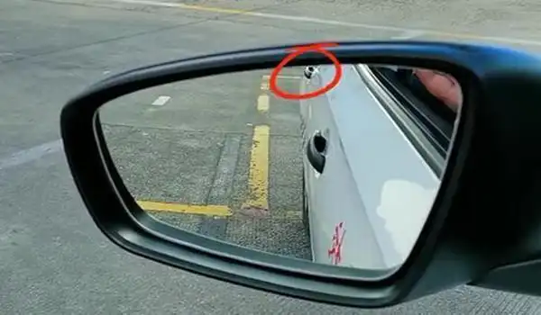 科二怎么调左右后视镜?