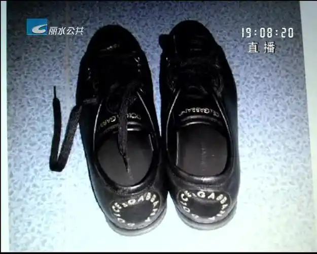 小区出现奇葩窃贼 专偷住户家名牌鞋