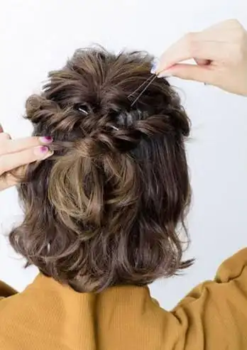 半丸子头扎法有哪些?短发半丸子头怎么扎好看?