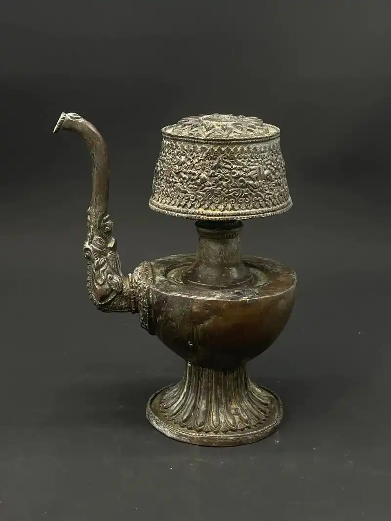 清-铜鎏金满工簪刻贲巴壶! - 抖音