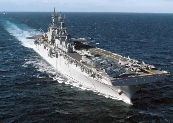 周边无法淡定,中国075两栖攻击舰疑似开建两艘,速度超过航母