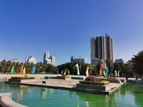 手机里的大千世界(2)金秋.潮州人民广场斑斓焕彩