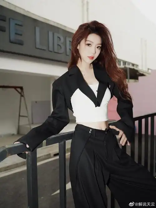 解说天云晒照还得是西装同意扣1