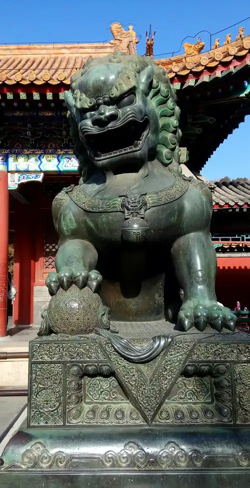 颐和园的铜狮子