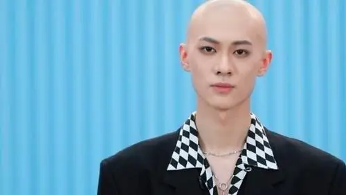 人设靠公司,和偶练师兄们风格截然不同|唐九洲|名词|蔡徐坤_新浪新闻