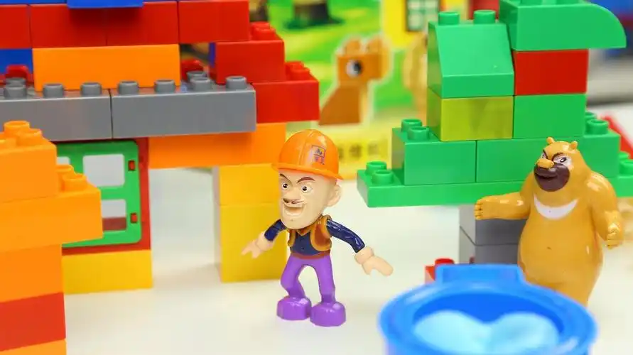 熊出没 熊大熊二 乐高积木 玩具组 聪明机智阻止光头强砍树