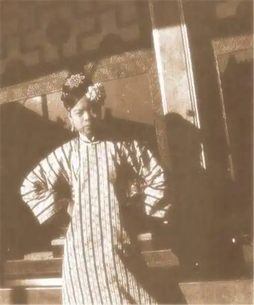 末代皇妃文绣到底有多美?第五幅图,迷人笑容甜化人心