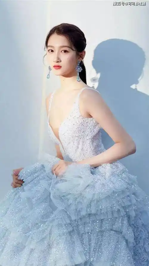 美女明星关晓彤高清写真美图肌肤白嫩气质清新