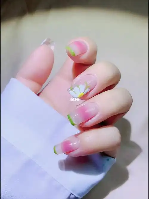 小雏菊彩绘美甲教程