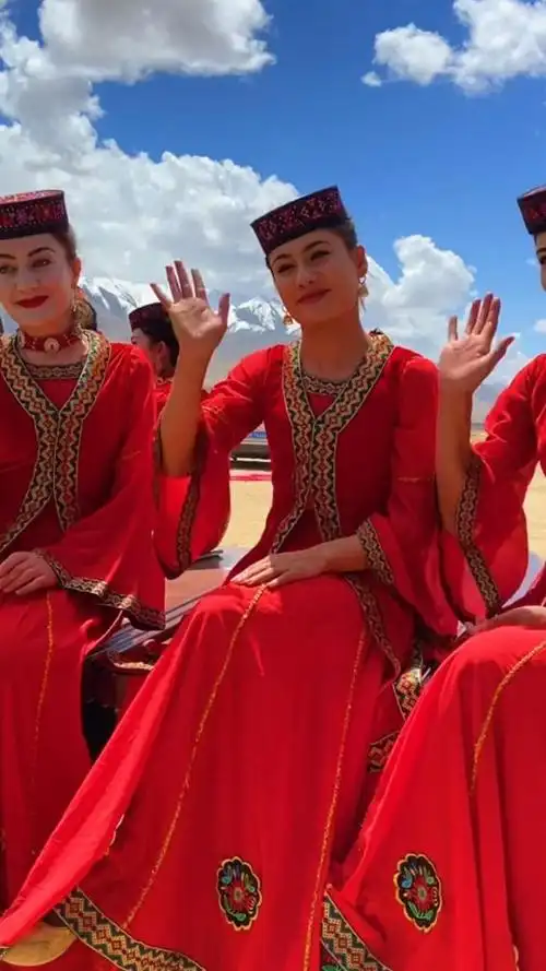 塔吉克族是中国的白种人民族,主要分布在新疆维吾尔自治区的塔什