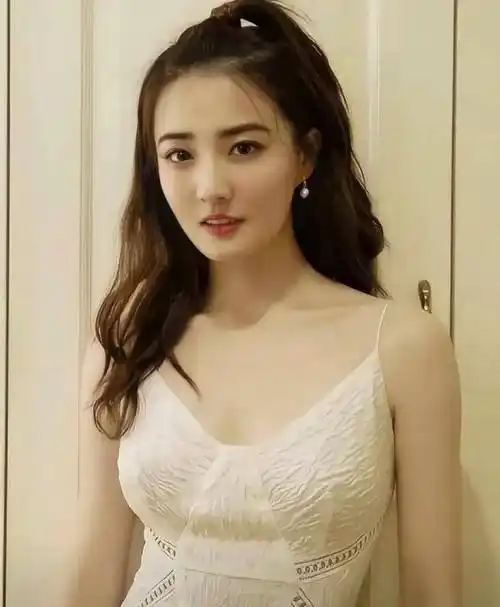 徐露的家庭背景很强大,几乎没有明星敢正面冲突_徐璐_张铭恩_回应