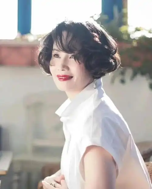 徐俐:二婚带着儿子嫁名门,如今她生活还好吗