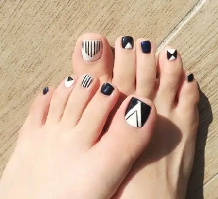 黑白脚指甲图片大全 新款黑白甲更要酷帅风(图文)