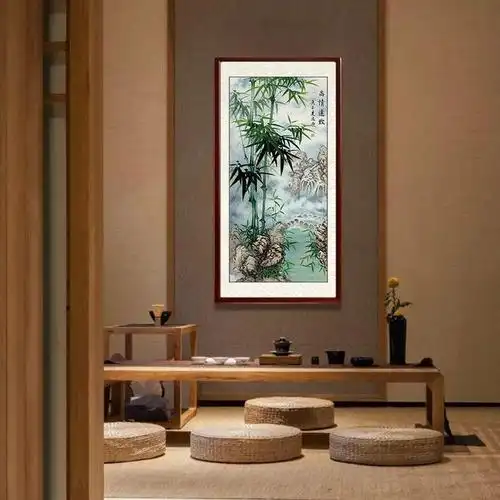 茶室挂画,也称为挂轴,它就是茶室布置中的点睛之笔,在