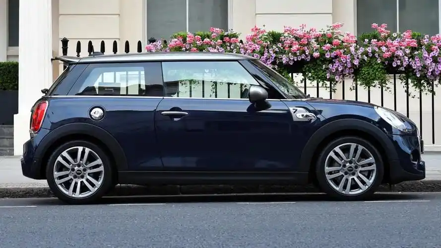 2016迷你库珀s七门全高清壁纸和背景图像1920x1080分辨率查看