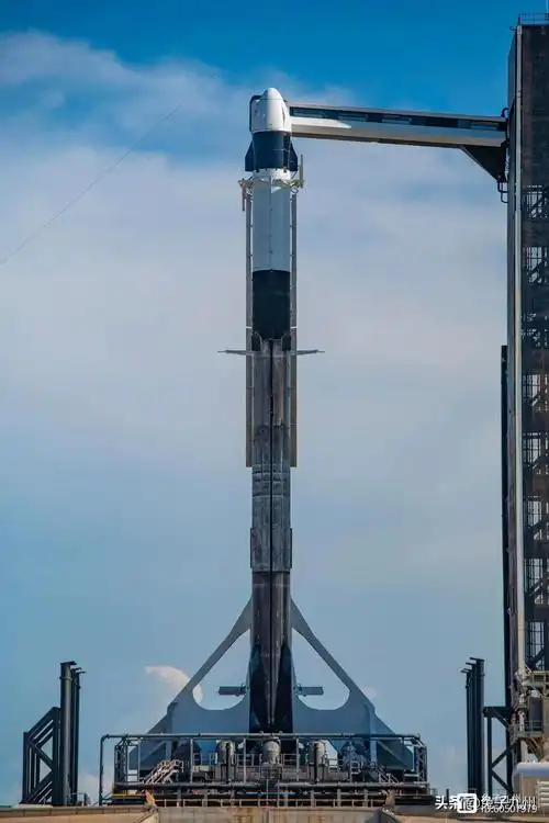 五手猎鹰9号火箭再次升空
