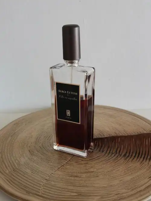 闲来无事的午后,摆拍几只香水.