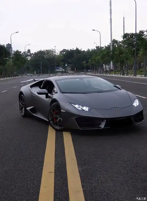 捡漏出售一台兰博基尼飓风17年5月上牌5802车况原