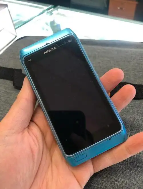 一代旗舰诺基亚n8